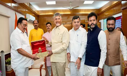 CM चंद्रबाबू नायडू ने केंद्रीय जल शक्ति मंत्री को नदी-जोड़ो परियोजना का प्रस्ताव सौंपा