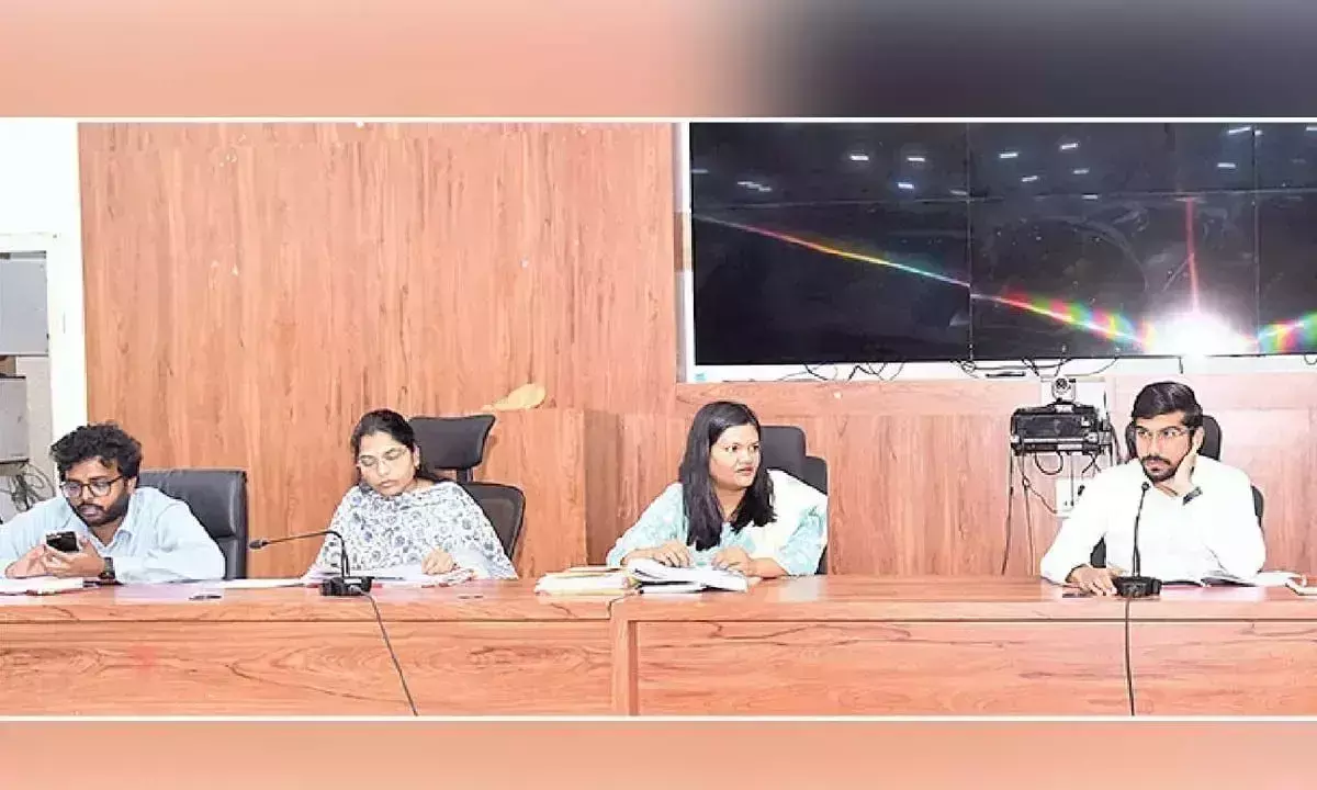 भूमि अधिग्रहण का काम युद्धस्तर पर पूरा करें: कलेक्टर भूमि अधिग्रहण का काम युद्धस्तर पर पूरा करें: कलेक्टर