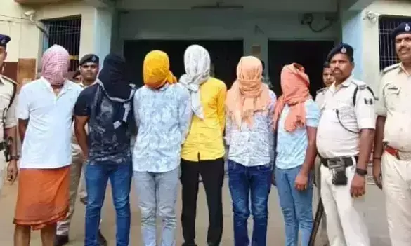 Patna: एसटीएफ और पुलिस की संयुक्त कार्रवाई में 5 अपराधी हथियार के साथ पकड़े गए Patna: एसटीएफ और पुलिस की संयुक्त कार्रवाई में 5 अपराधी हथियार के साथ पकड़े गए