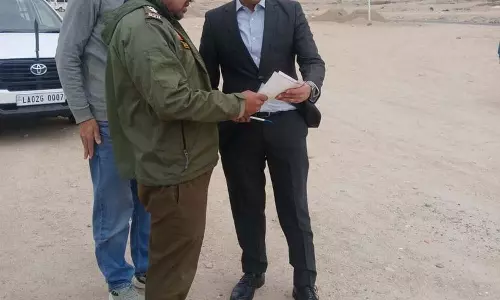 Leh परिवहन सचिव ने वाहन फिटनेस परीक्षण के लिए ऑनलाइन अपॉइंटमेंट प्रणाली का आदेश दिया Leh परिवहन सचिव ने वाहन फिटनेस परीक्षण के लिए ऑनलाइन अपॉइंटमेंट प्रणाली का आदेश दिया
