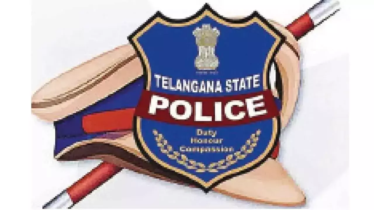 माओवादियों पर कड़ी नजर: टीजी पुलिस के शीर्ष अधिकारियों में बड़ा फेरबदल संभव माओवादियों पर कड़ी नजर: टीजी पुलिस के शीर्ष अधिकारियों में बड़ा फेरबदल संभव