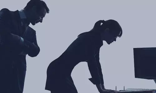 Kaushambi: महिला ने उत्पीड़न से तंग आकर छोड़ी नौकरी