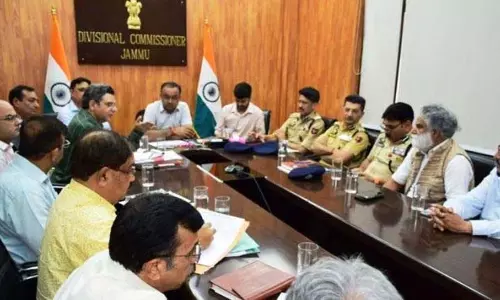 Jammu: मंडलायुक्त ने मेला खीर भवानी की व्यवस्थाओं की समीक्षा की