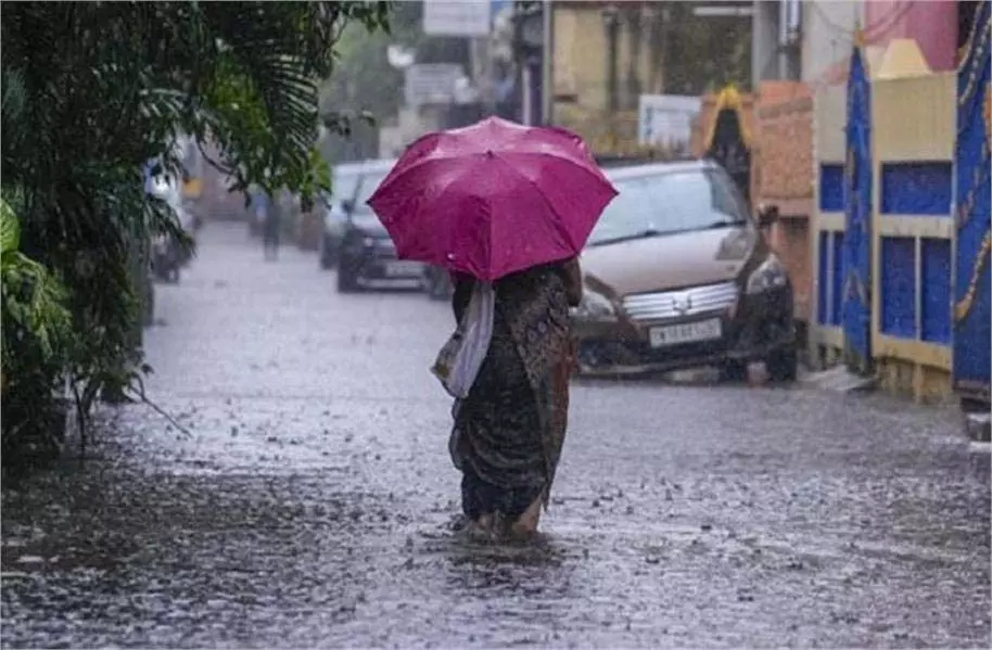 Tamil Nadu: कई जिलों में भारी बारिश, लोगों को चिलचिलाती गर्मी से मिली राहत Tamil Nadu: कई जिलों में भारी बारिश, लोगों को चिलचिलाती गर्मी से मिली राहत
