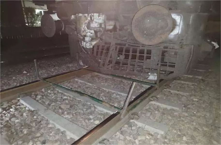 Punjab: एक्सप्रेस ट्रेन को पटरी से उतारने की साजिश नाकाम, आरोपी गिरफ्तार Punjab: एक्सप्रेस ट्रेन को पटरी से उतारने की साजिश नाकाम, आरोपी गिरफ्तार