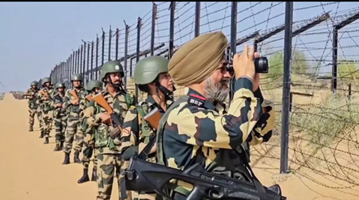 बीएसएफ ने सीमा पर पाक की हर हरकत का दिया जवाब : डीआईजी राठौड़ बीएसएफ ने सीमा पर पाक की हर हरकत का दिया जवाब : डीआईजी राठौड़