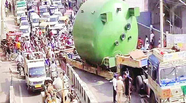 Punjab: टिब्बा रोड कट पर फंसा ट्रेलर, जाम में फंसे रहे वाहन चालक Punjab: टिब्बा रोड कट पर फंसा ट्रेलर, जाम में फंसे रहे वाहन चालक