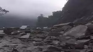 Uttarakhand : पहाड़ों पर भारी बारिश और ओलावृष्टि की चेतावनी,येलो अलर्ट Uttarakhand : पहाड़ों पर भारी बारिश और ओलावृष्टि की चेतावनी,येलो अलर्ट
