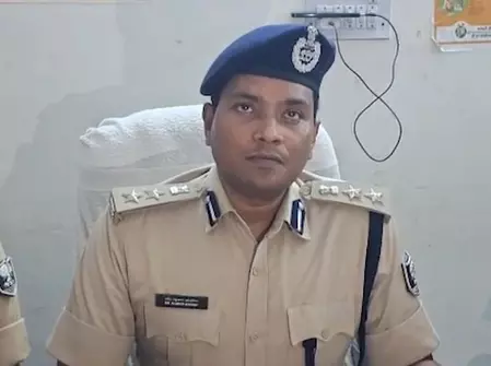 आर्केस्ट्रा में नाबालिग लड़कियों का शोषण, 17 को कराया गया मुक्त आर्केस्ट्रा में नाबालिग लड़कियों का शोषण, 17 को कराया गया मुक्त