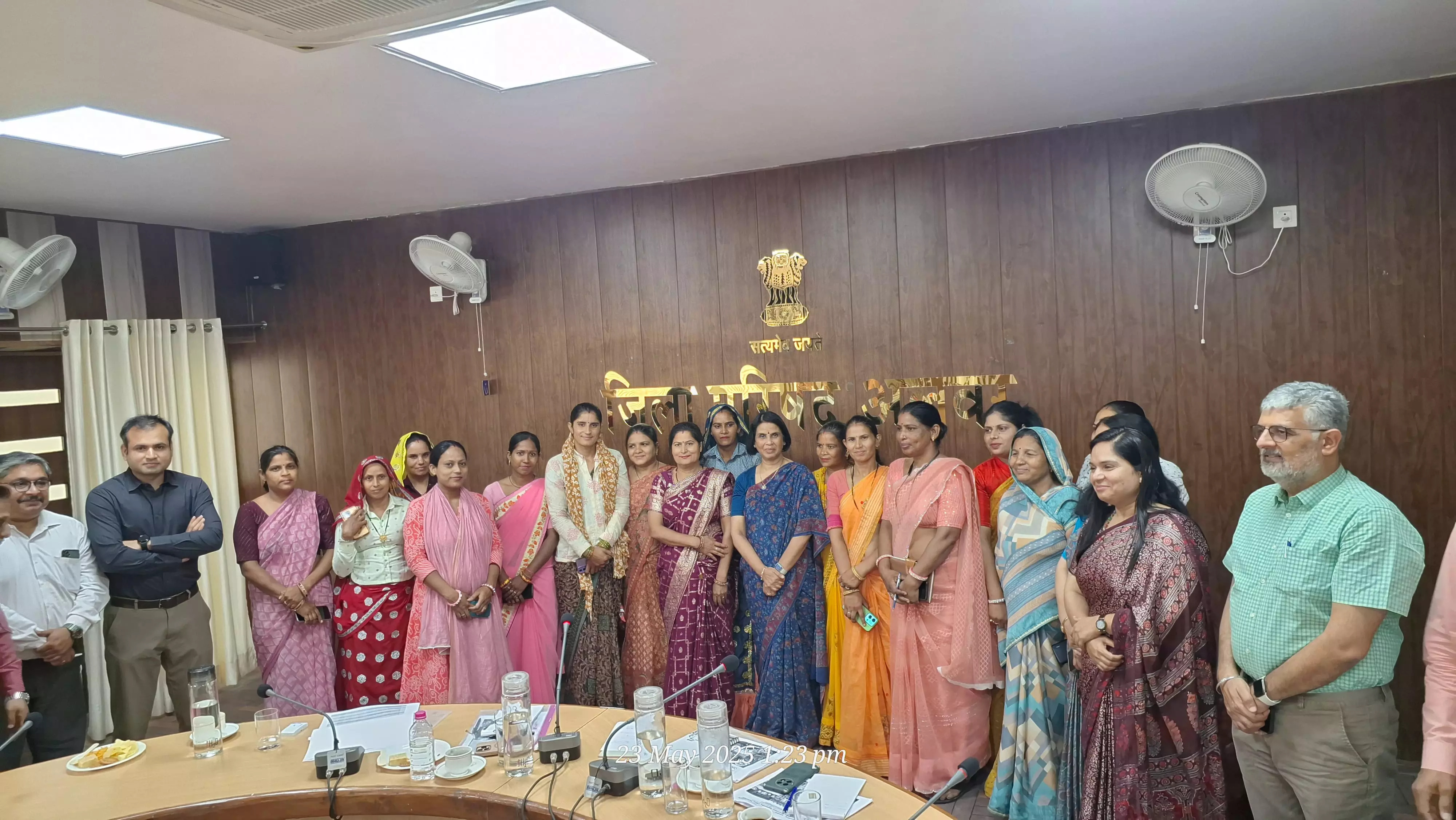 Jaipur: सरकार की योजनाओं से पात्रा व्यक्तियों को लाभांवित करावे Jaipur: सरकार की योजनाओं से पात्रा व्यक्तियों को लाभांवित करावे