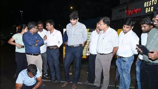 Mumbai: सड़क निर्माण को लेकर BMC का अल्टीमेटम जारी Mumbai: सड़क निर्माण को लेकर BMC का अल्टीमेटम जारी