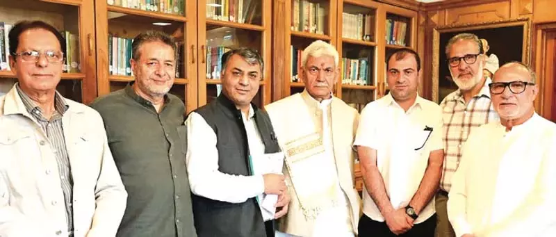 KCCI प्रतिनिधिमंडल ने एलजी मनोज सिन्हा से आर्थिक पुनरुद्धार उपायों की मांग की KCCI प्रतिनिधिमंडल ने एलजी मनोज सिन्हा से आर्थिक पुनरुद्धार उपायों की मांग की