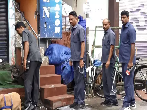 विजयवाड़ा में Police को बम की धमकी का कॉल आया, कोई विस्फोटक नहीं मिला विजयवाड़ा में Police को बम की धमकी का कॉल आया, कोई विस्फोटक नहीं मिला