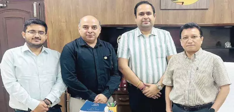ICAI JK शाखा ने कर मुद्दों पर चर्चा के लिए आयकर आयुक्त से की मुलाकात ICAI JK शाखा ने कर मुद्दों पर चर्चा के लिए आयकर आयुक्त से की मुलाकात