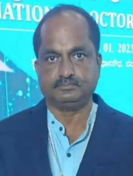 Karnataka : चिकित्सा अधिकारी को कर्तव्य में लापरवाही और कदाचार के लिए निलंबित कर दिया Karnataka : चिकित्सा अधिकारी को कर्तव्य में लापरवाही और कदाचार के लिए निलंबित कर दिया