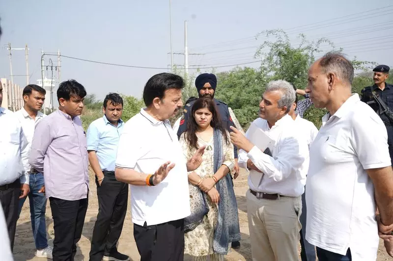 Haryana : राव नरबीर ने किसानों से सिंचाई के लिए उपचारित जल का उपयोग करने का आग्रह Haryana : राव नरबीर ने किसानों से सिंचाई के लिए उपचारित जल का उपयोग करने का आग्रह