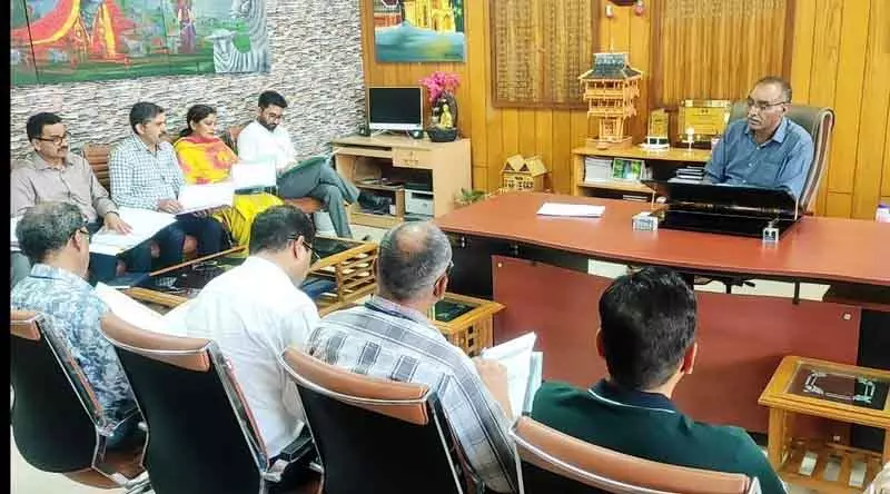 Hamirpur DC: 4 महीने में 15 करोड़ रुपये की सामग्री वितरित Hamirpur DC: 4 महीने में 15 करोड़ रुपये की सामग्री वितरित