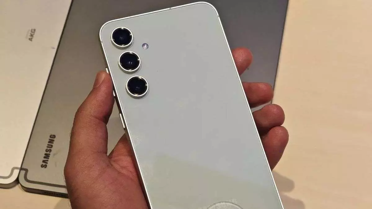 Samsung Galaxy S23 256GB की कीमत आधे से भी हुई कम, बंपर डिस्काउंट Samsung Galaxy S23 256GB की कीमत आधे से भी हुई कम, बंपर डिस्काउंट