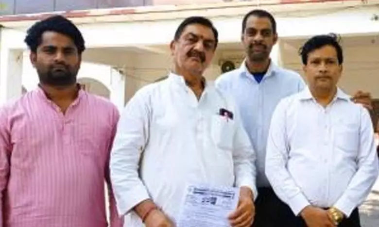 Moradabad: स्टांप चोरी और फर्जीवाड़े का आरोप, कांग्रेस ने डीएम को सौंपा ज्ञाप Moradabad: स्टांप चोरी और फर्जीवाड़े का आरोप, कांग्रेस ने डीएम को सौंपा ज्ञाप
