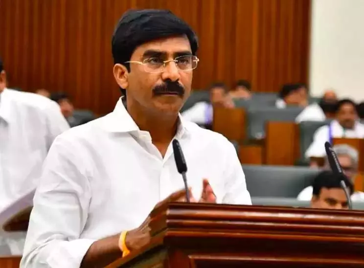पूर्व YSRC विधायक रामिरेड्डी पुलिस के समक्ष पेश हुए पूर्व YSRC विधायक रामिरेड्डी पुलिस के समक्ष पेश हुए