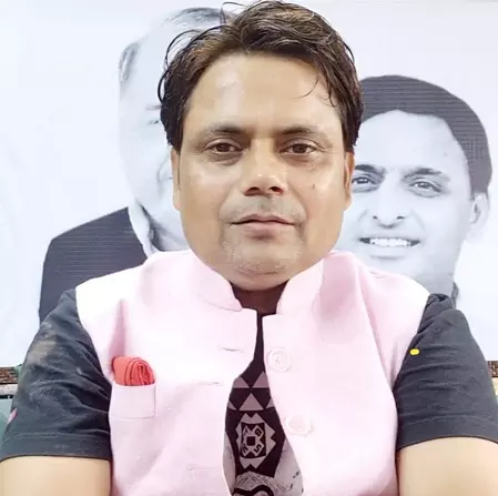 देश के मुद्दे पर सरकार के साथ खड़ी है समाजवादी पार्टी : फखरूल हसन देश के मुद्दे पर सरकार के साथ खड़ी है समाजवादी पार्टी : फखरूल हसन