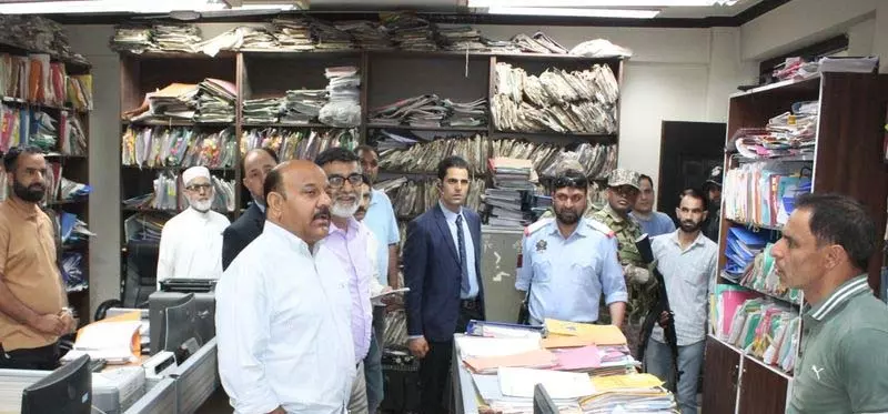 उपमुख्यमंत्री ने Srinagar में सरकारी कार्यालयों का किया औचक दौरा उपमुख्यमंत्री ने Srinagar में सरकारी कार्यालयों का किया औचक दौरा