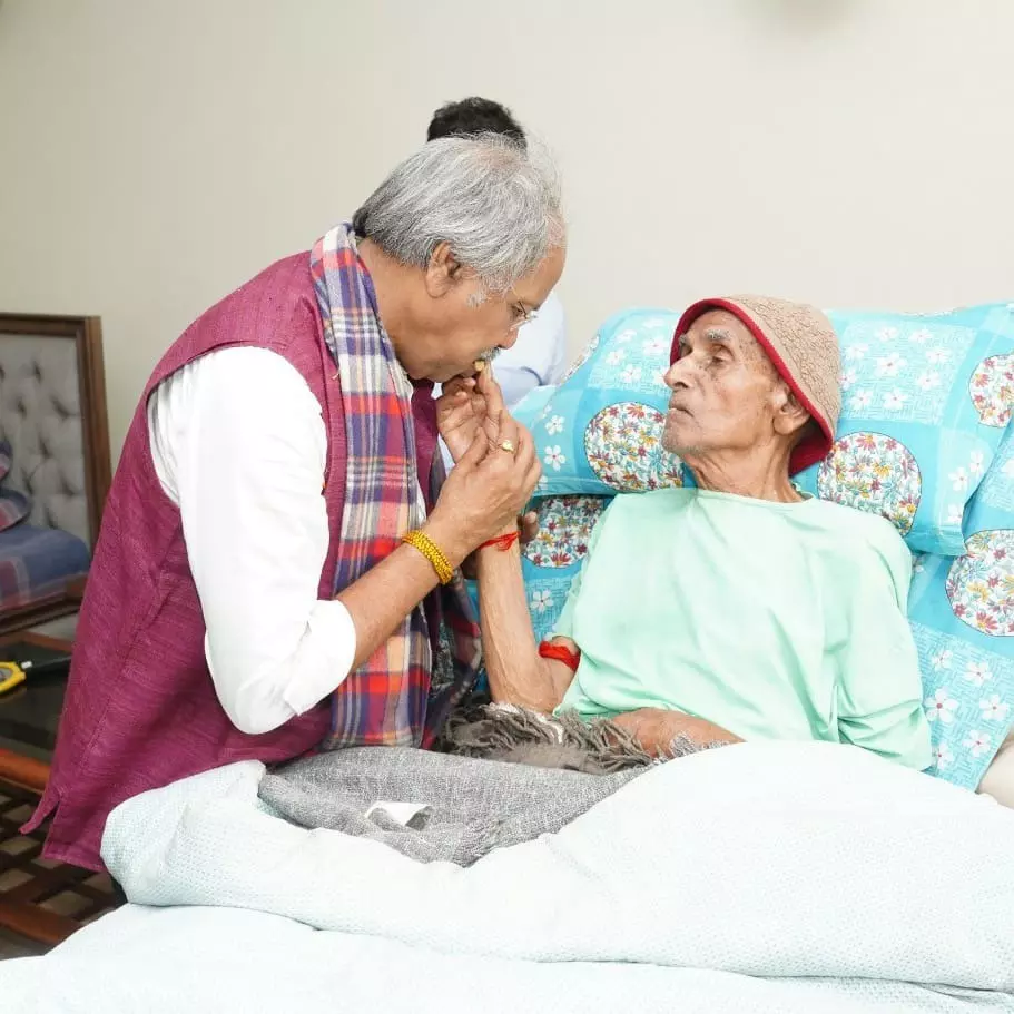मुख्यमंत्री विष्णुदेव साय ने वरिष्ठ समाजसेवी रामजीलाल अग्रवाल के निधन पर किया शोक व्यक्त मुख्यमंत्री विष्णुदेव साय ने वरिष्ठ समाजसेवी रामजीलाल अग्रवाल के निधन पर किया शोक व्यक्त