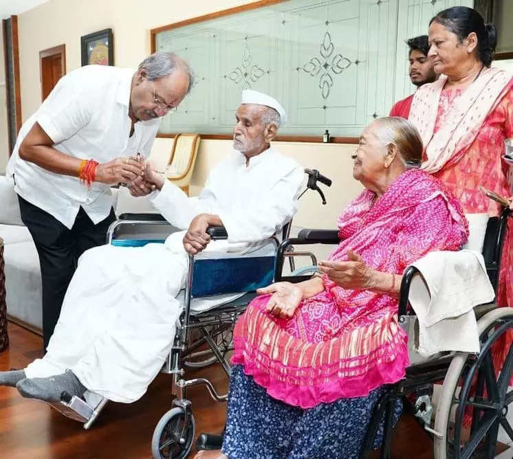 वरिष्ठ समाजसेवी रामजीलाल अग्रवाल का 96 वर्ष की आयु में निधन, समाजसेवा और गौसेवा को समर्पित रहा पूरा जीवन वरिष्ठ समाजसेवी रामजीलाल अग्रवाल का 96 वर्ष की आयु में निधन, समाजसेवा और गौसेवा को समर्पित रहा पूरा जीवन
