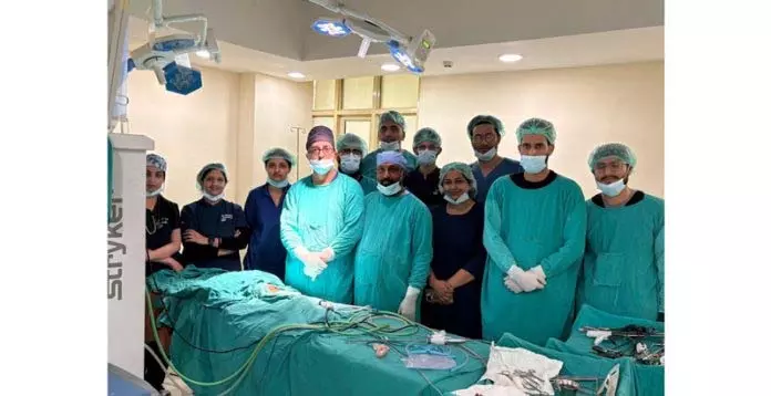 Jammu: 9 महीने के बच्चे पर उन्नत लैपरो पीडियाट्रिक यूरोलॉजी सर्जरी की Jammu: 9 महीने के बच्चे पर उन्नत लैपरो पीडियाट्रिक यूरोलॉजी सर्जरी की