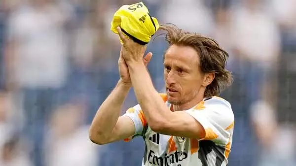 महान मिडफील्डर Luka Modric सैंटियागो बर्नब्यू में आखिरी गेम के लिए तैयार हैं महान मिडफील्डर Luka Modric सैंटियागो बर्नब्यू में आखिरी गेम के लिए तैयार हैं