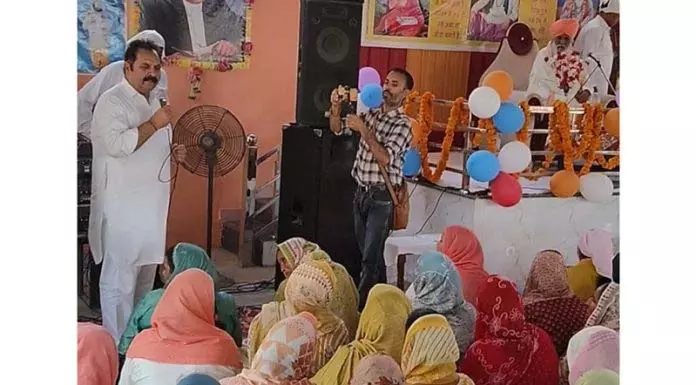 Jammu: गुरु रविदास का प्रकाश उत्सव धार्मिक उत्साह के साथ मनाया गया Jammu: गुरु रविदास का प्रकाश उत्सव धार्मिक उत्साह के साथ मनाया गया