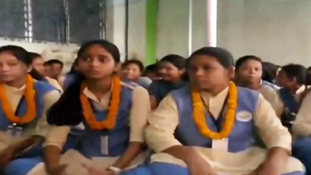 बरगढ़ में सीबीएसई के नतीजे घोषित न होने पर छात्रों ने किया प्रदर्शन बरगढ़ में सीबीएसई के नतीजे घोषित न होने पर छात्रों ने किया प्रदर्शन