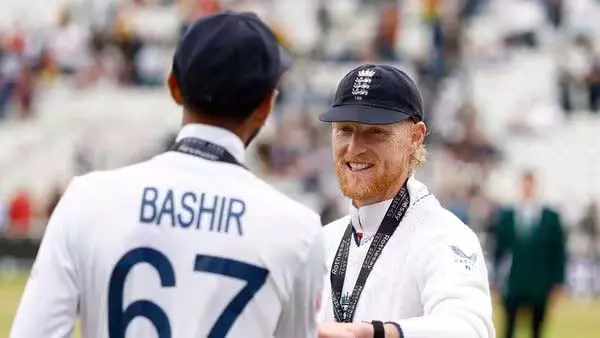 England ने जिम्बाब्वे को एकमात्र टेस्ट में पारी से हराया England ने जिम्बाब्वे को एकमात्र टेस्ट में पारी से हराया
