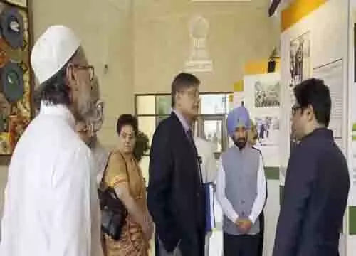 BJP सांसद बैजयंत पांडा के नेतृत्व में बहुदलीय प्रतिनिधिमंडल बहरीन स्थित भारतीय दूतावास पहुंचा BJP सांसद बैजयंत पांडा के नेतृत्व में बहुदलीय प्रतिनिधिमंडल बहरीन स्थित भारतीय दूतावास पहुंचा