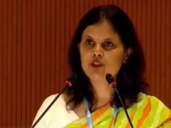 केंद्रीय स्वास्थ्य सचिव ने की राज्यों में COVID-19 की स्थिति की समीक्षा केंद्रीय स्वास्थ्य सचिव ने की राज्यों में COVID-19 की स्थिति की समीक्षा