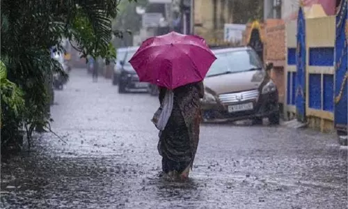 Tamil Nadu: कई जिलों में भारी बारिश, लोगों को चिलचिलाती गर्मी से मिली राहत Tamil Nadu: कई जिलों में भारी बारिश, लोगों को चिलचिलाती गर्मी से मिली राहत