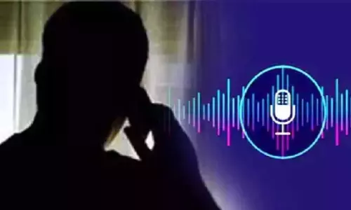 स्कूल के चपरासी का सांसद को अपशब्द कहते वीडियो वायरल, सस्पेंड स्कूल के चपरासी का सांसद को अपशब्द कहते वीडियो वायरल, सस्पेंड