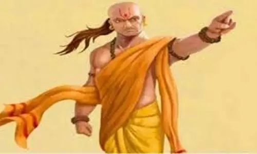 Chanakya Niti: दोपहर में सोना सही है या गलत, सेहत और धन पर इसका कितना असर पड़ता है Chanakya Niti: दोपहर में सोना सही है या गलत, सेहत और धन पर इसका कितना असर पड़ता है