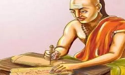 Chanakya Niti: जीवन में सफलता के लिए इन चीजों से बनाएं दूरी Chanakya Niti: जीवन में सफलता के लिए इन चीजों से बनाएं दूरी