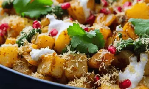 Fried Potato Chaat: खाने के शौकीनों के लिए लाजवाब डिश