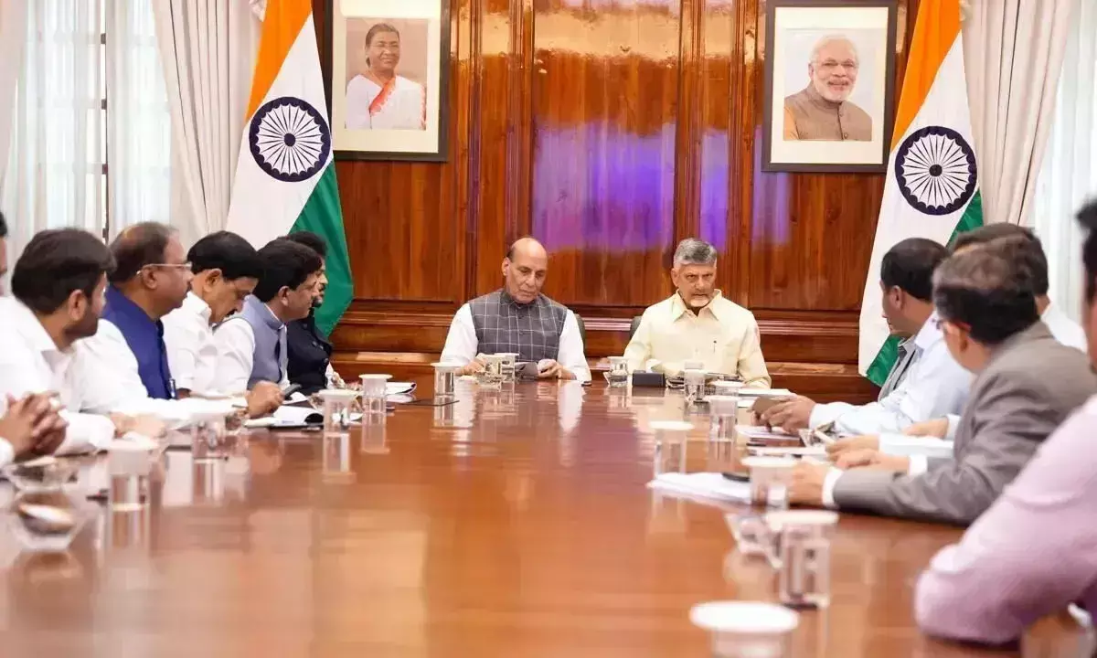 CM ने रक्षा विनिर्माण केंद्र, नवीकरणीय ऊर्जा परियोजनाओं के लिए केंद्र से सहयोग मांगा