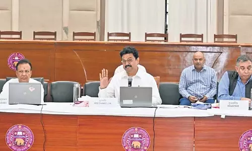 Delhi विश्वविद्यालय के अंग्रेजी पीजी में वाजपेयी की कविताओं पर विवाद