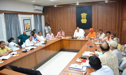 Sikar में जल जीवन मिशन और अमृत-2 योजना की प्रगति की समीक्षा की