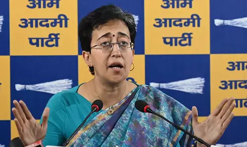 Delhi विधानसभा ने आतिशी और आप विधायकों को विशेषाधिकार हनन नोटिस जारी किया