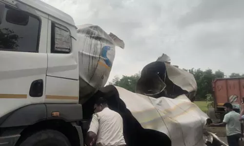 गैस टैंकर विस्फोट, 7 की हालत गंभीर, इलाके में हड़कंप गैस टैंकर विस्फोट, 7 की हालत गंभीर, इलाके में हड़कंप