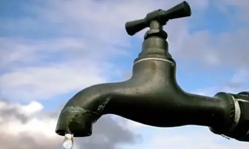 Shopian में कई परिवार पेयजल की कमी से परेशान, प्रदर्शन Shopian में कई परिवार पेयजल की कमी से परेशान, प्रदर्शन