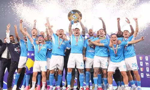 Napoli ने इंटर पर एक अंक के साथ चौथा सीरी ए खिताब जीता Napoli ने इंटर पर एक अंक के साथ चौथा सीरी ए खिताब जीता
