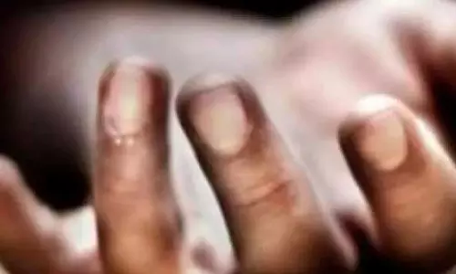 Guntakal में रेलवे वेटिंग रूम में मलबा गिरने से 8 वर्षीय लड़के की मौत Guntakal में रेलवे वेटिंग रूम में मलबा गिरने से 8 वर्षीय लड़के की मौत