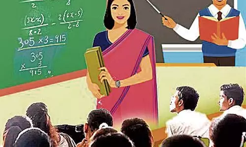 व्याख्याताओं को शिक्षकों से कम वेतन मिलता है: भेदभाव अभी भी जारी व्याख्याताओं को शिक्षकों से कम वेतन मिलता है: भेदभाव अभी भी जारी