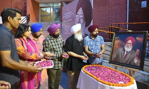 Punjab: पहली पुण्य तिथि पर याद किये गये सुरजीत पातर Punjab: पहली पुण्य तिथि पर याद किये गये सुरजीत पातर
